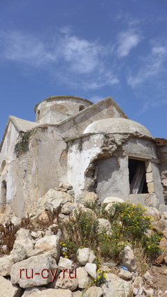 разрушенный храм на Кипре