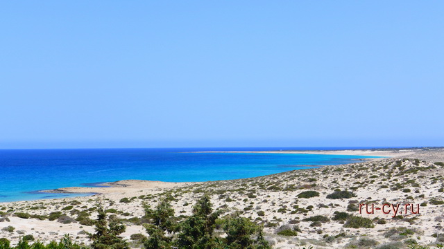 безлюдный пляж на Северном Кипре